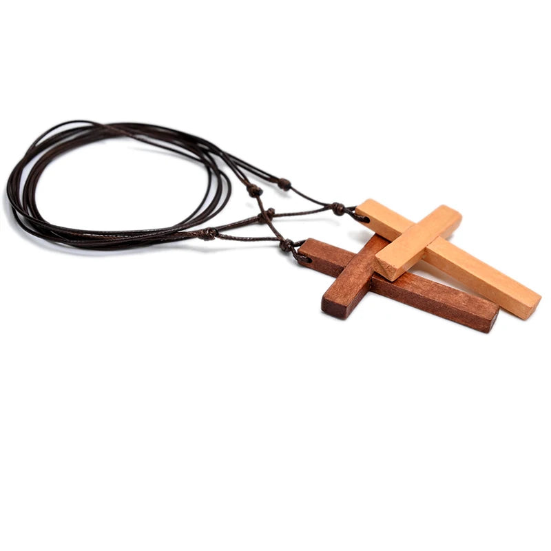 Collier Croix Catholique en Bois Naturel – Pendentif Jésus Vintage | Amulette Réglable Unisexe