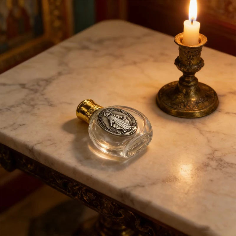 Mini Flacon d'Eau Bénite en Verre – Médaille Vierge Marie & Bouchon Doré | Cadeau Catholique