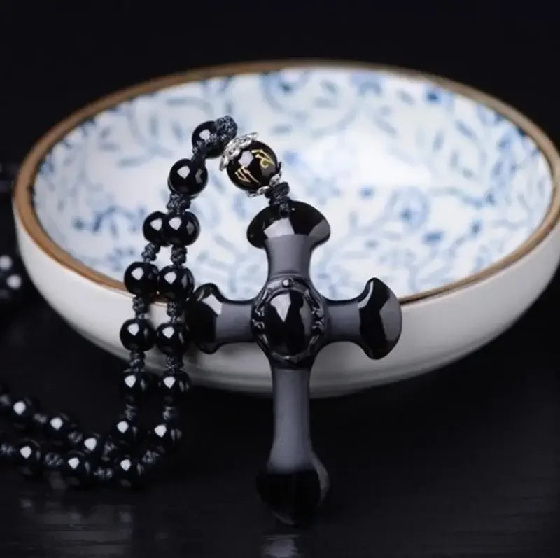 Collier Pendentif Statue Jésus Imitation Jade Vert Émeraude – Amulette Chrétienne | Unisexe