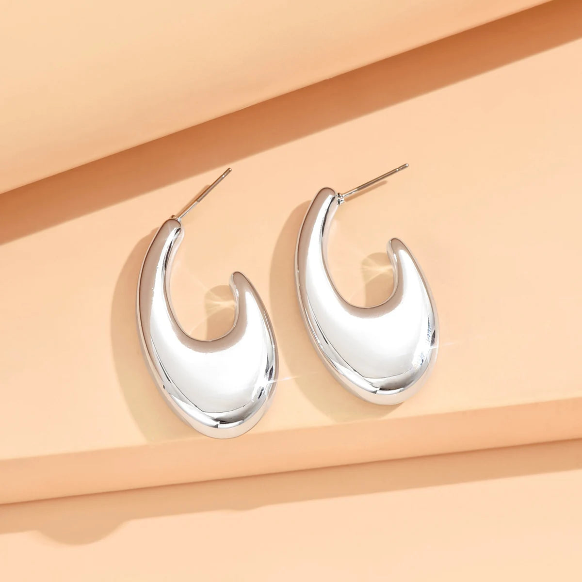 Boucles d'Oreilles Géométriques Irrégulières – Style Minimaliste | Bijou Tendance 2024