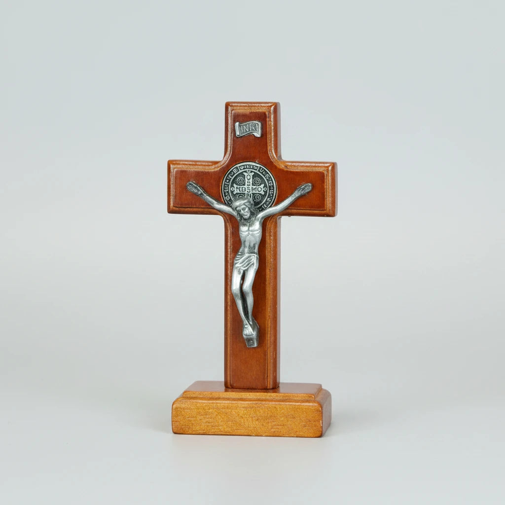 Croix en Bois Jésus & Médaille Saint-Benoît – 11 cm | Décoration Religieuse Artisanale