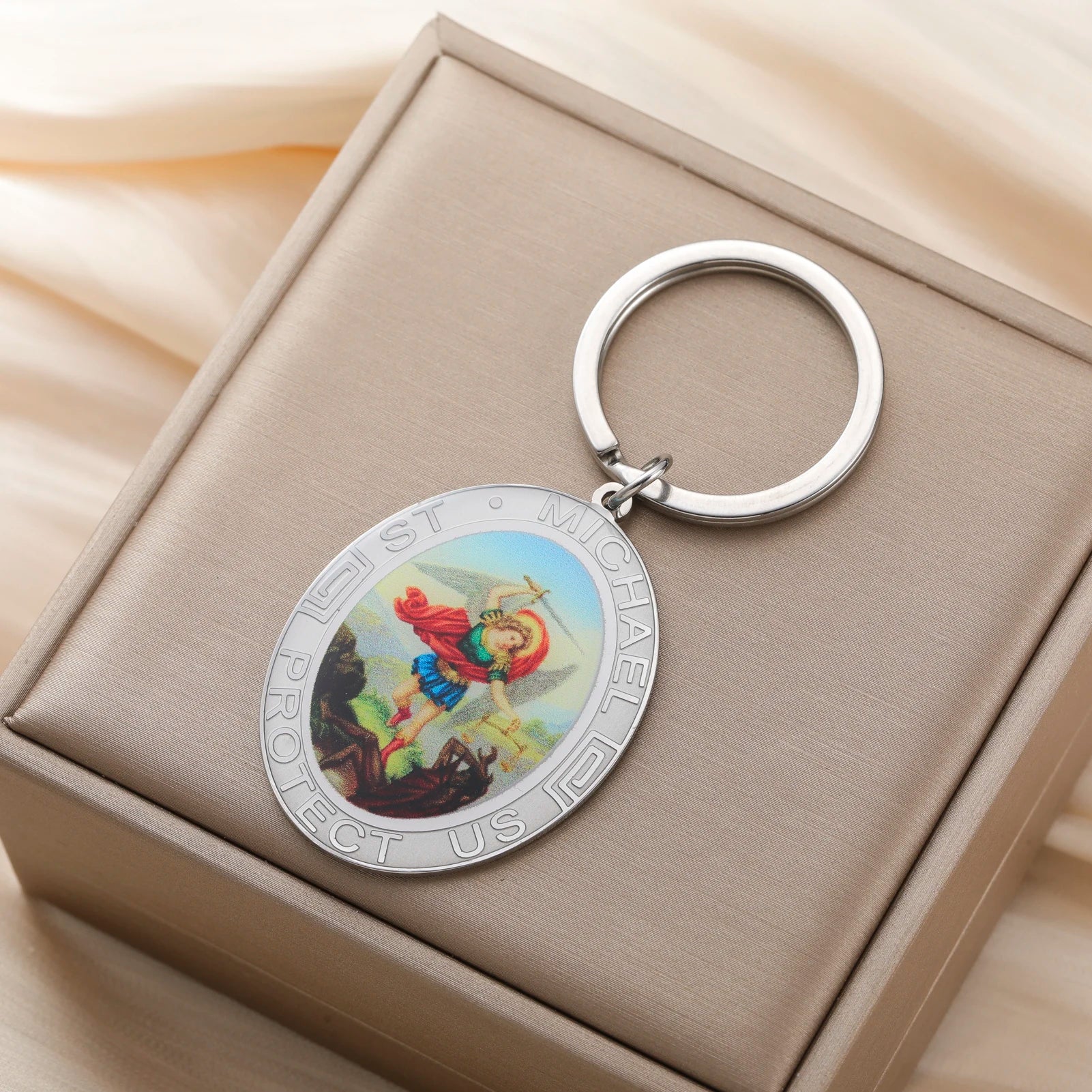 Porte-clés Saint Michel Archange – Acier Inoxydable, Or & Argent