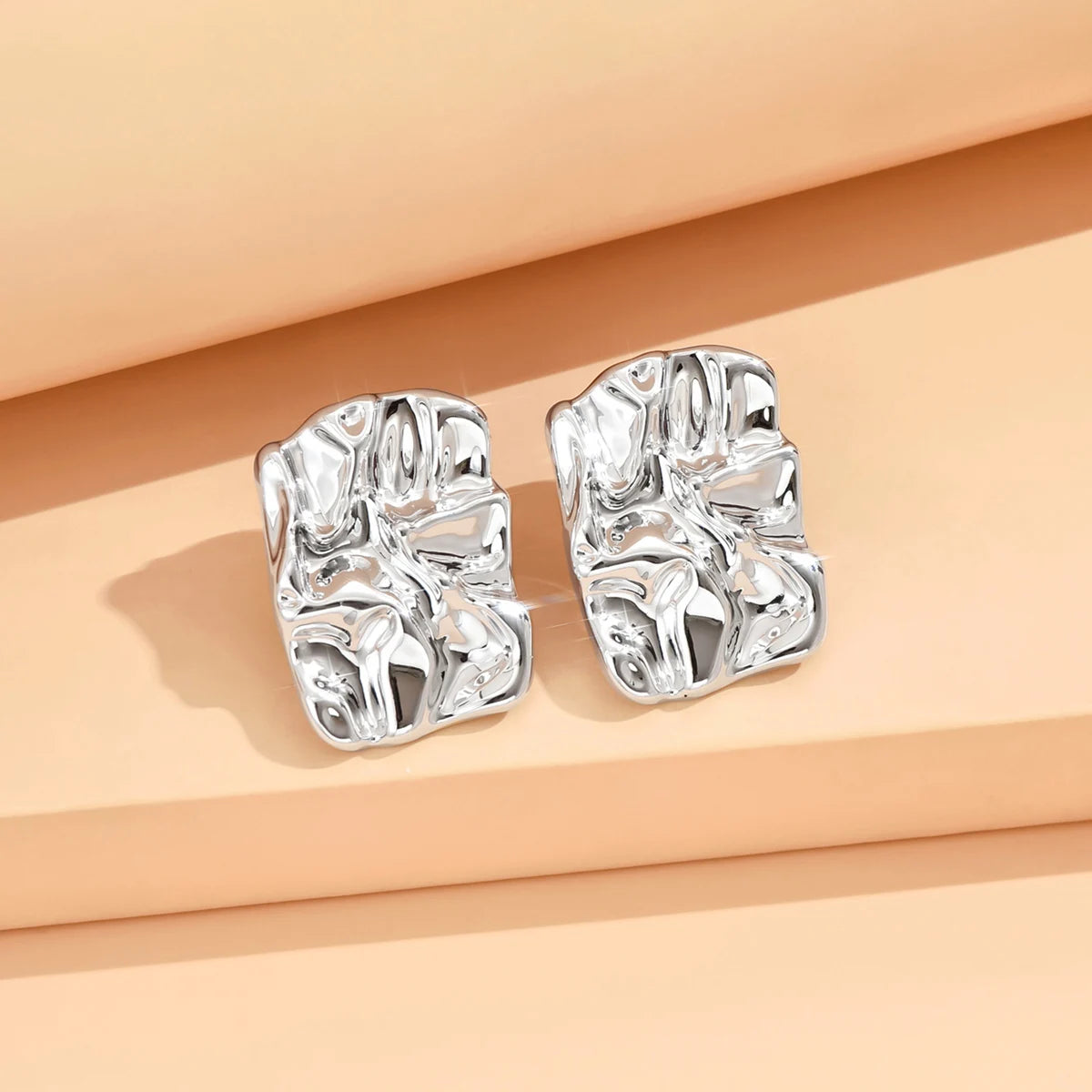 Boucles d'Oreilles Géométriques Irrégulières – Style Minimaliste | Bijou Tendance 2024