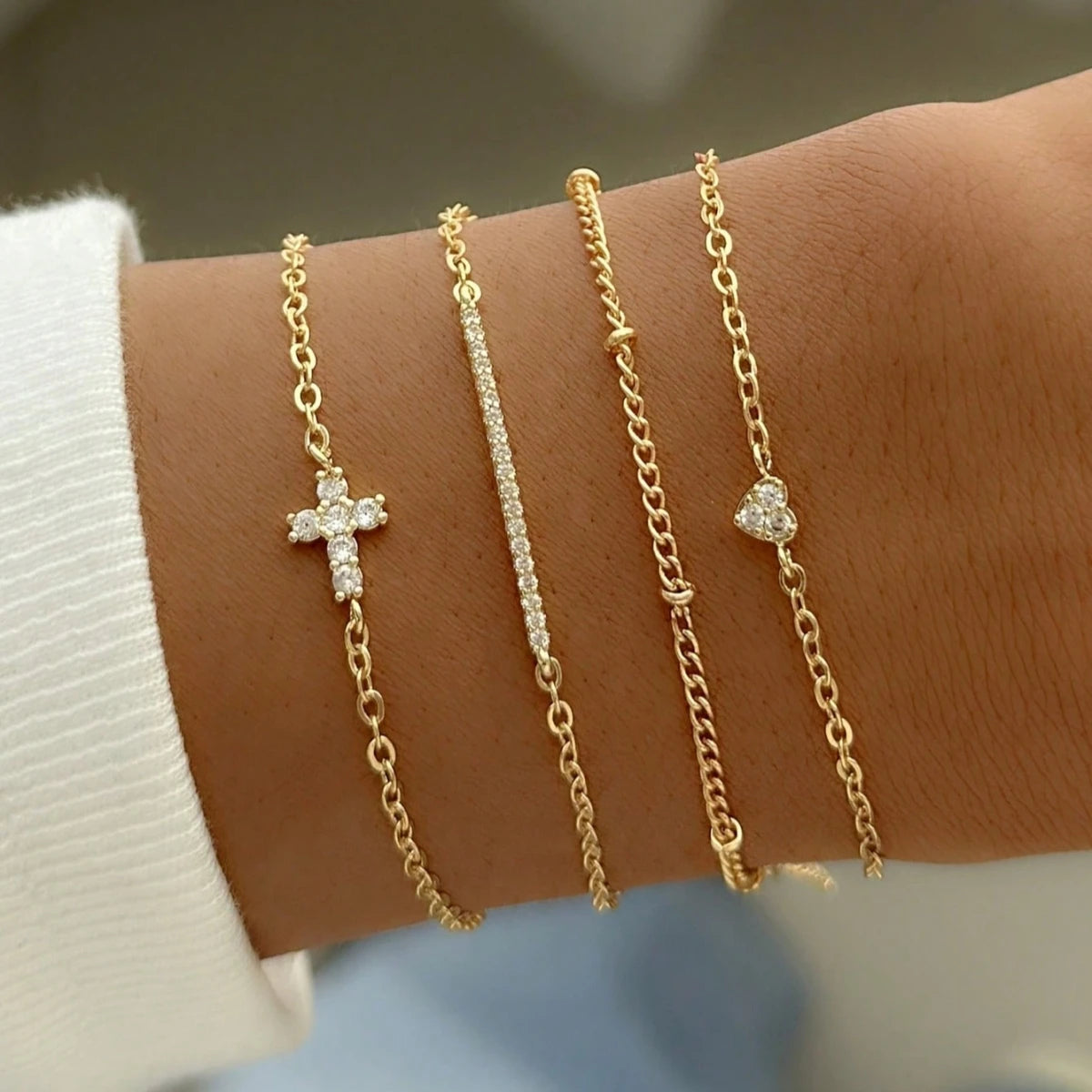 Set 4 Bracelets Multi-Couches Croix & Cœur – Zircone Cubique | Bijou Femme Cadeau