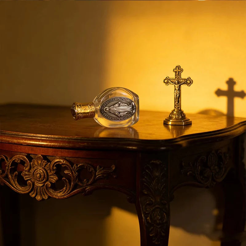 Mini Flacon d'Eau Bénite en Verre – Médaille Vierge Marie & Bouchon Doré | Cadeau Catholique