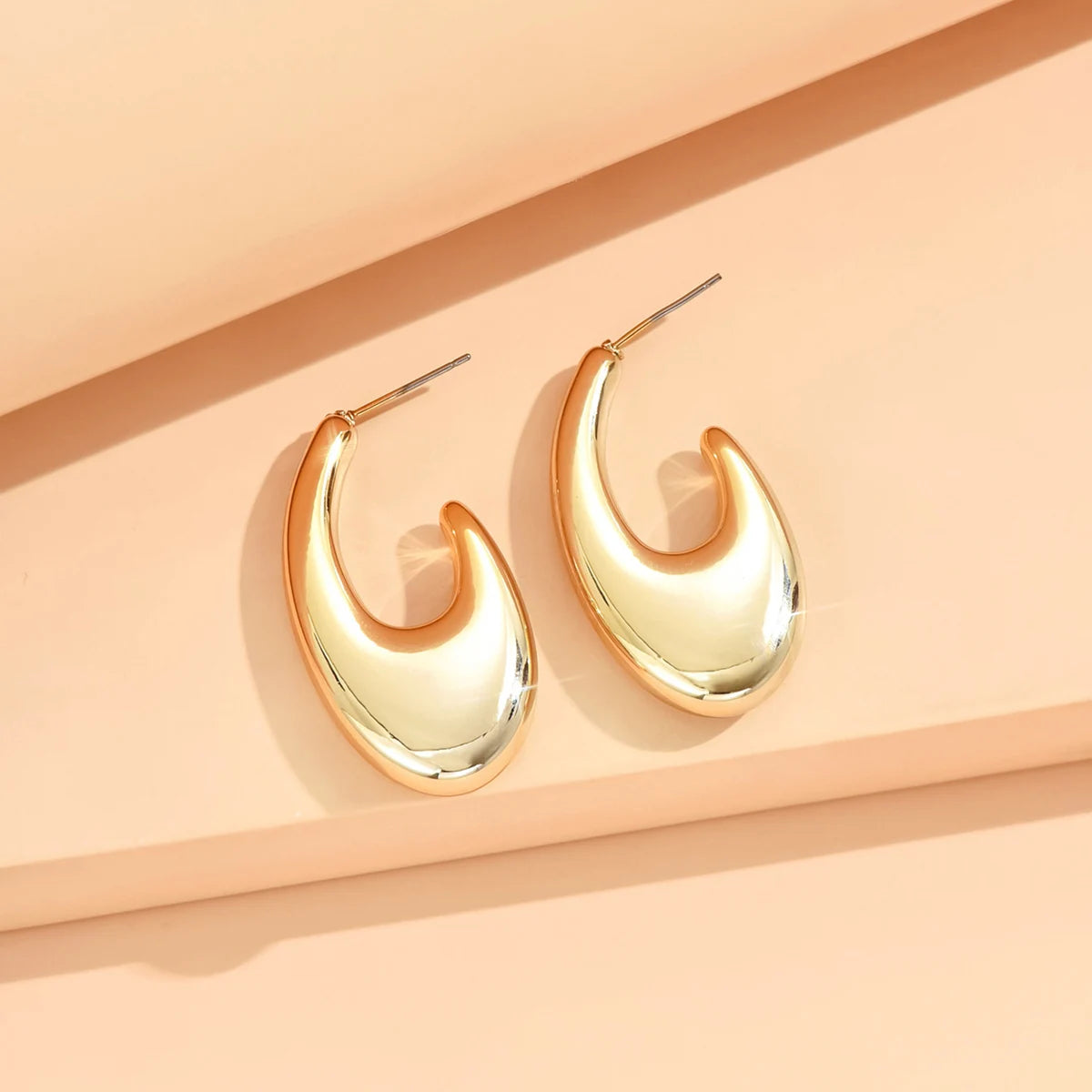 Boucles d'Oreilles Géométriques Irrégulières – Style Minimaliste | Bijou Tendance 2024