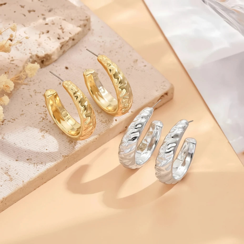 Boucles d'Oreilles Géométriques Irrégulières – Style Minimaliste | Bijou Tendance 2024