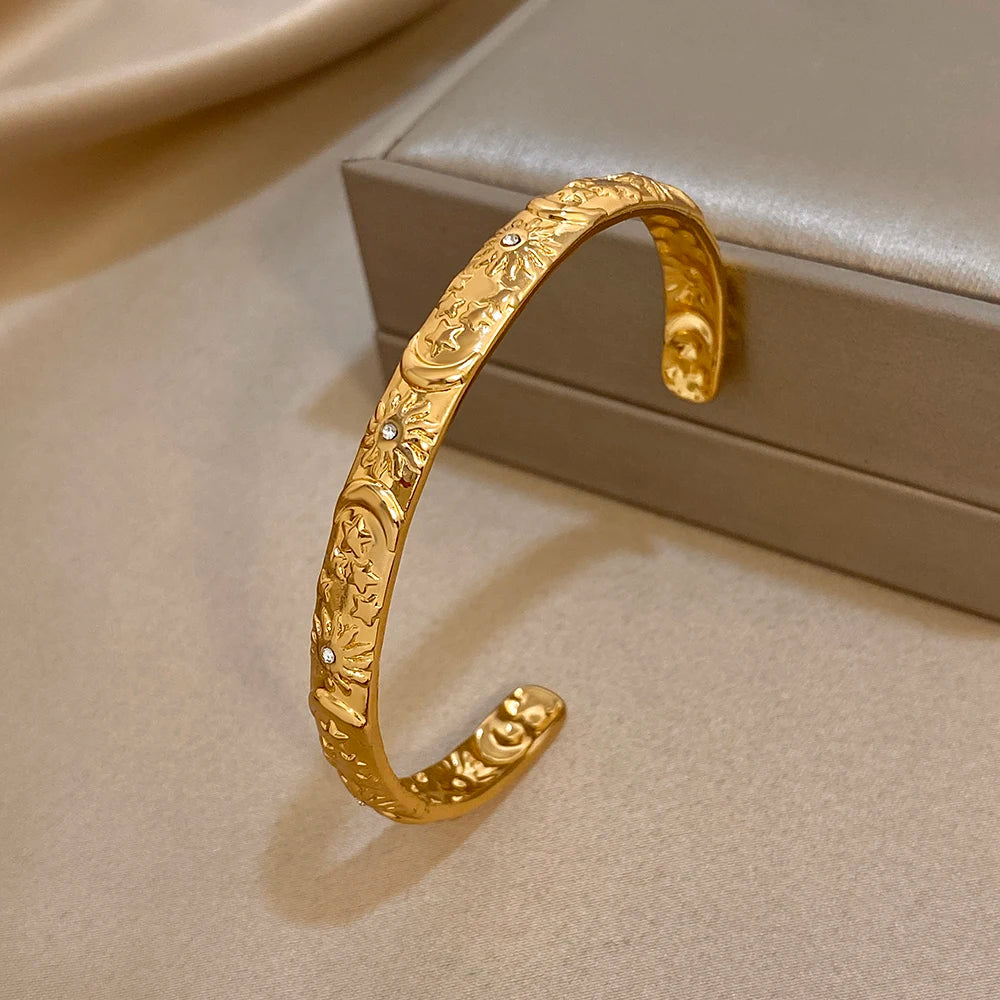 Bracelet Jonc Soleil Lune – Acier Doré | Style Vintage & Ethnique