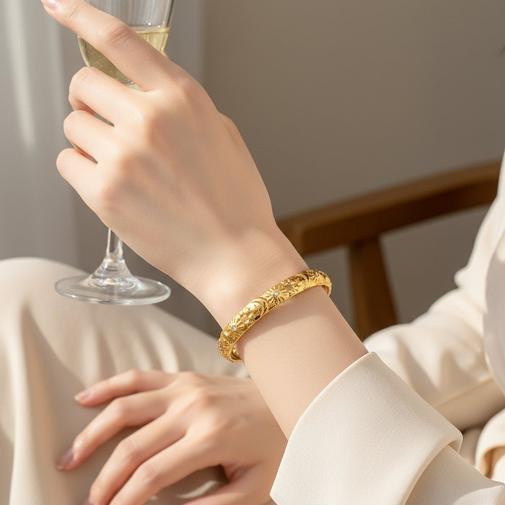 Bracelet Jonc Soleil Lune – Acier Doré | Style Vintage & Ethnique