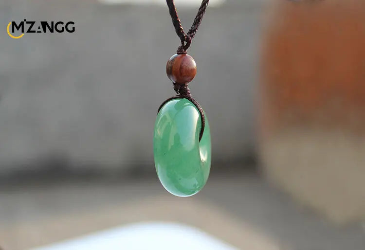 Pendentif Jade Naturel Vert Sculpté Main – Amulette Porte-Bonheur Unisexe | Émeraude