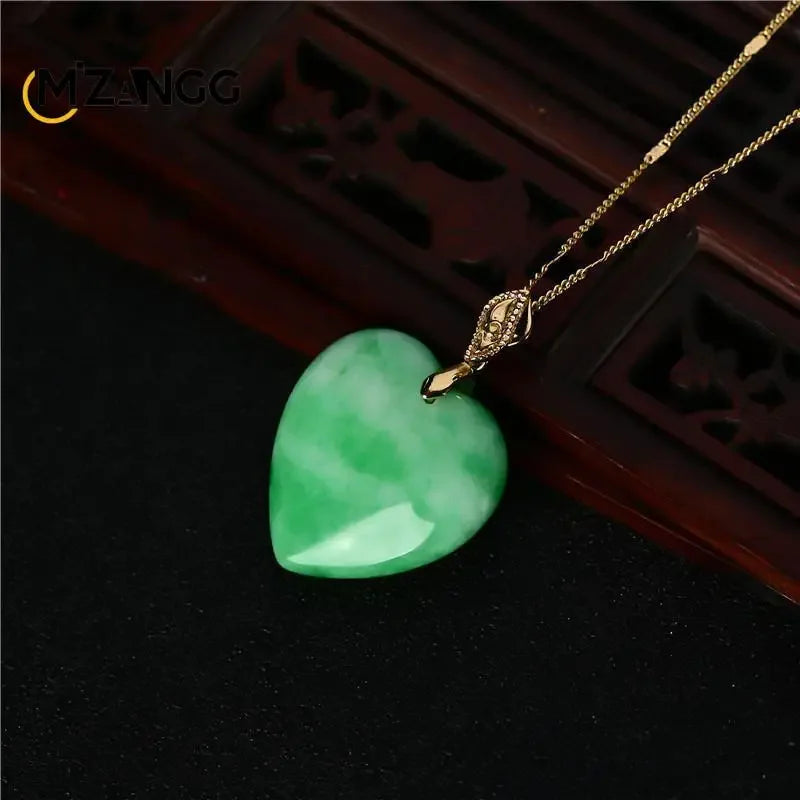 Pendentif Cœur en Jade Naturel de Birmanie – Vert Céladon | Chaîne Dorée ou Argentée | Unisexe